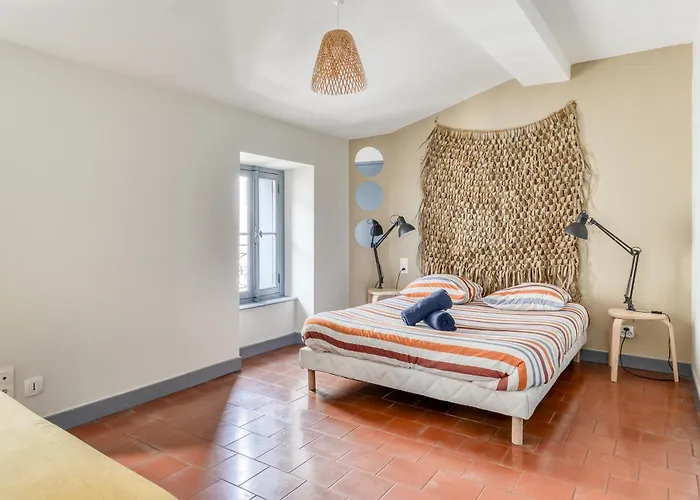 L\'Escapade - Parking Gratuit - Wifi - Climatisation - Proche Cite - Tout Equipee