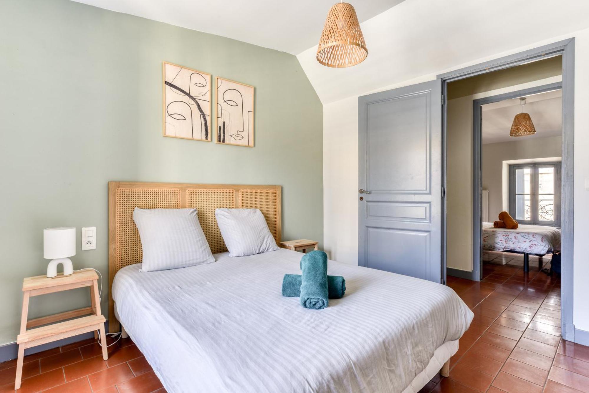 L'escapade - Parking Gratuit - Wifi - Climatisation - Proche Cite - Equipee Apartment *