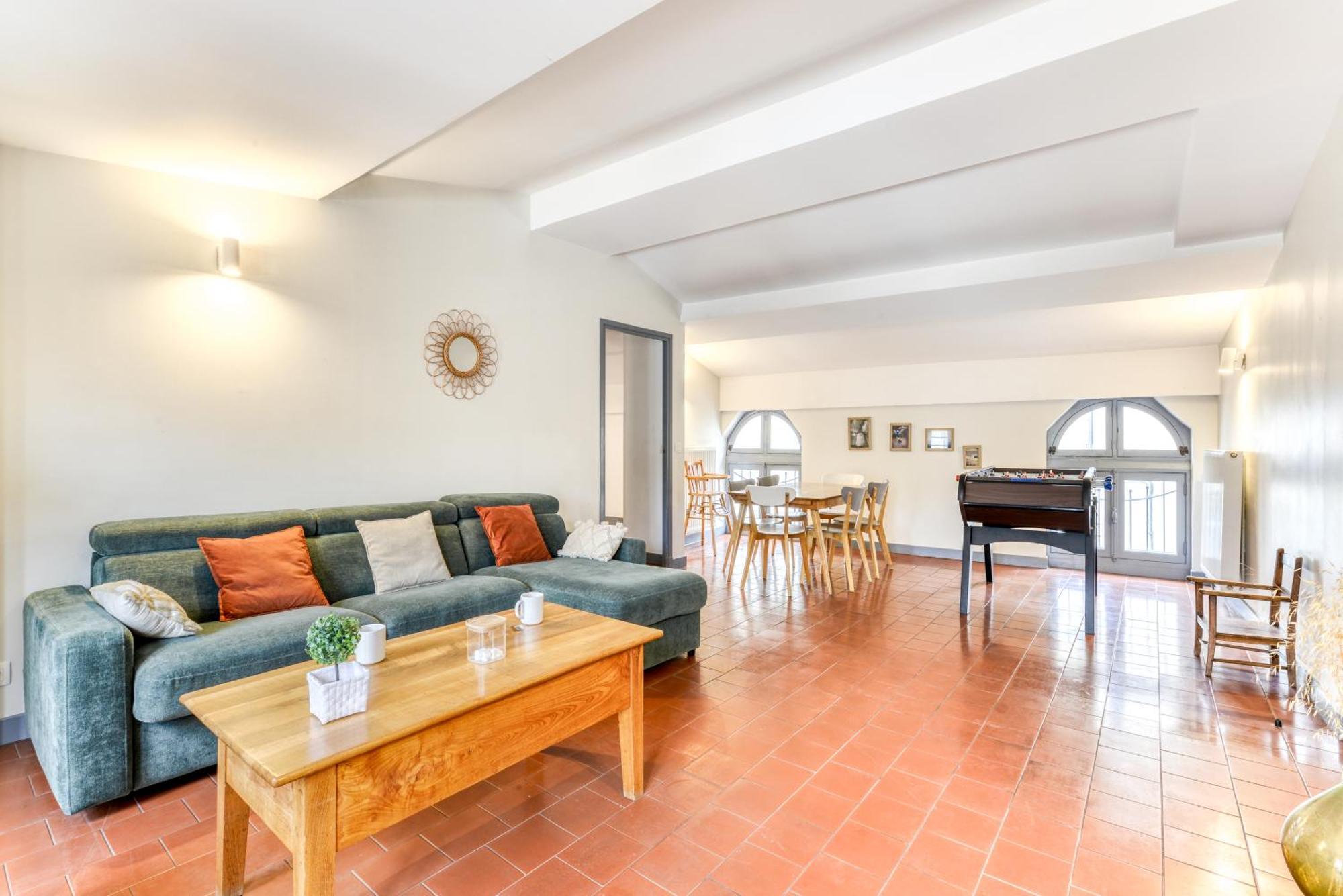 L'escapade - Parking Gratuit - Wifi - Climatisation - Proche Cite - Equipee Apartment *